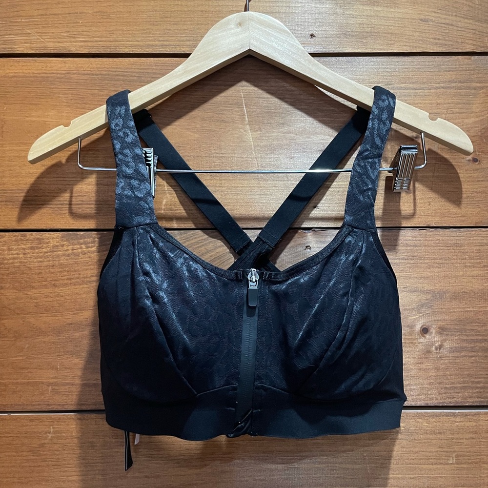32DDD VS sports bra